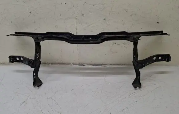 Audi A6 S6 C4 4A Radiator mount bracket 4A0010137K