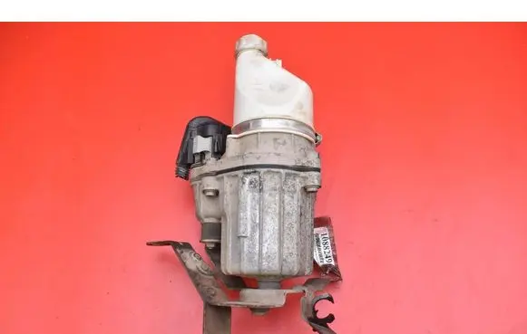 Opel Zafira B Power steering pump 13192897