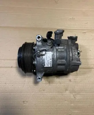 Mercedes-Benz C W205 Air conditioning (A/C) compressor (pump) 0008303902