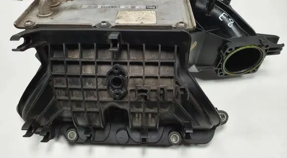 Skoda Octavia Mk2 (1Z) Intake manifold 03C145749B