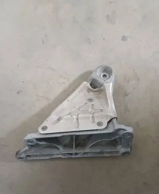 BMW 1 F20 F21 Engine mounting bracket 6784832 13992010 C43500