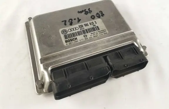 Audi A4 S4 B5 8D Engine control unit/module 8D0906018D 26SA5857 0261204873