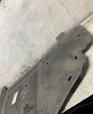Ford Mondeo MK V Heat shield in engine bay 16996071