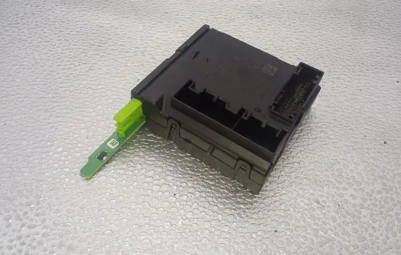 Volkswagen Tiguan Other control units/modules 3C0959793B 918431110