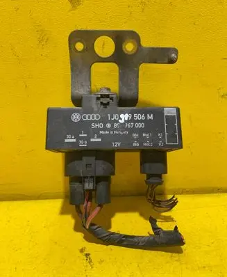 Seat Ibiza III (6L) Coolant fan relay 1J0919506M