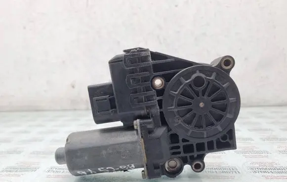 Audi A6 S6 C5 4B Rear door window regulator motor 