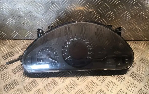 Mercedes-Benz E W211 Speedometer (instrument cluster) 2115405511 A2115405511