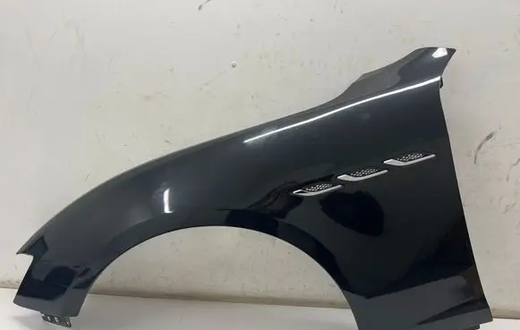 Maserati Ghibli Fender