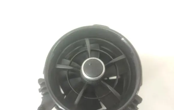 Toyota Yaris Dash center air vent grill 5556862280