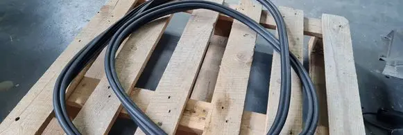 Trunk rubber seal (body)