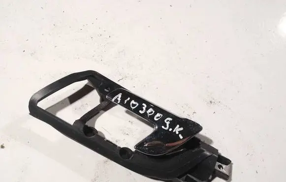 Volkswagen Polo IV 9N3 Rear door interior handle