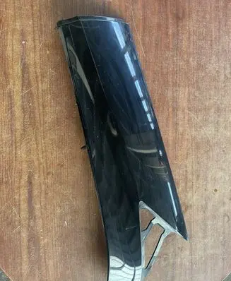 Rear fender molding trim