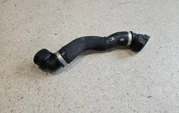 Engine coolant pipe/hose