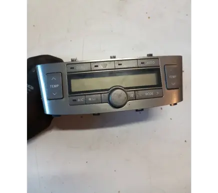 Toyota Avensis T250 Climate control unit 5590205060H 6F1533B