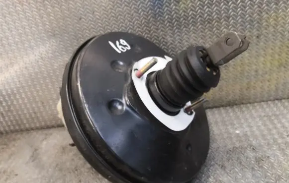 Mercedes-Benz A W169 Brake booster 1694300330