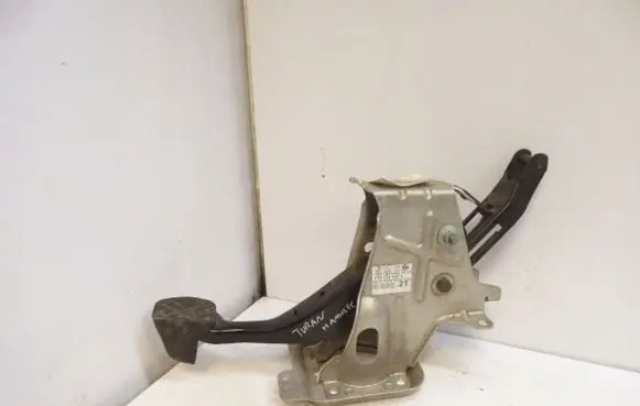 Volkswagen Touran I Brake pedal 1T1721057L