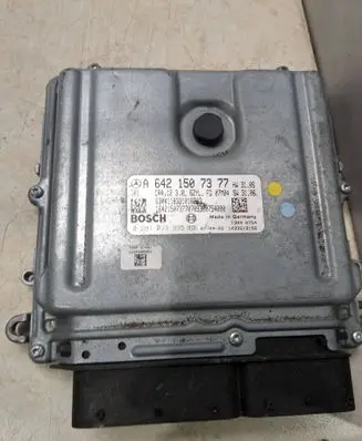 Mercedes-Benz E W211 Engine control unit/module A6421507377 1039S19156 0281013995
