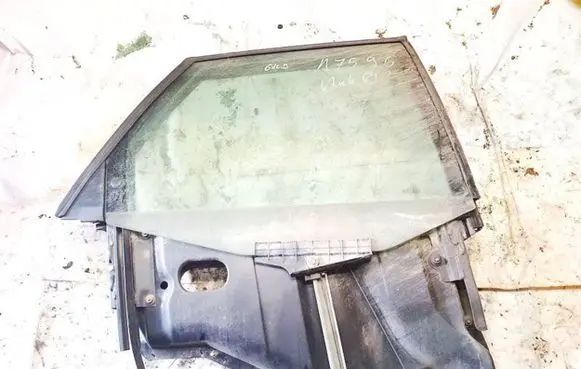 Audi 80 90 B3 Rear door window/glass frame 