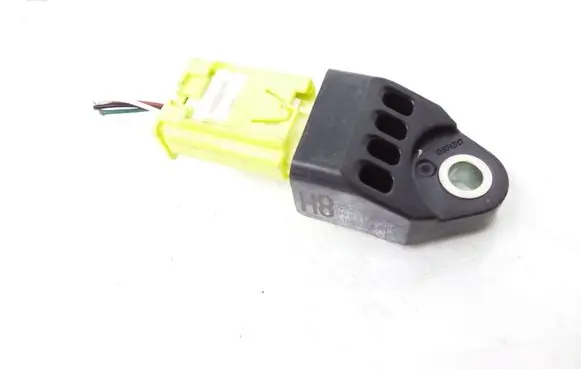 Toyota Auris E180 Airbag deployment crash/impact sensor 8983102140