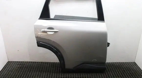 Nissan X-Trail T33 Rear door