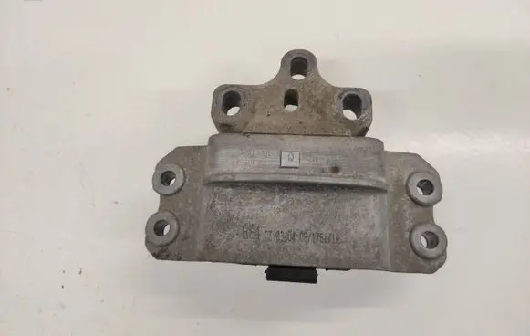 Volkswagen Caddy Engine mount bracket 1K0199555