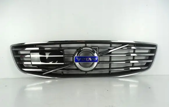 Volvo V70 Front bumper upper radiator grill 31385396