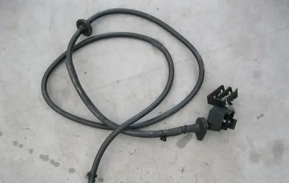 Volkswagen Touareg II Positive cable (battery) 7P0971559C