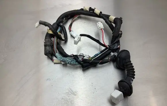 Lexus IS 220D-250-350 Rear door wiring loom 8215353041A