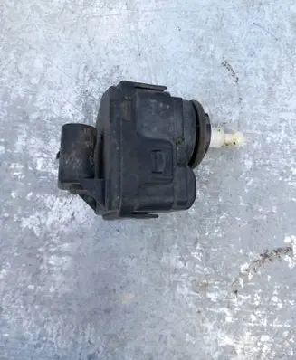 Skoda Octavia Mk1 (1U) Headlight level adjustment motor 1U0941295