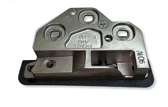 BMW 4 F32 F33 Convertible roof lock/latch 7290348