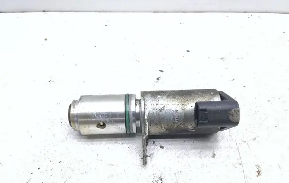 Volvo V70 Camshaft vanos timing valve 31216222