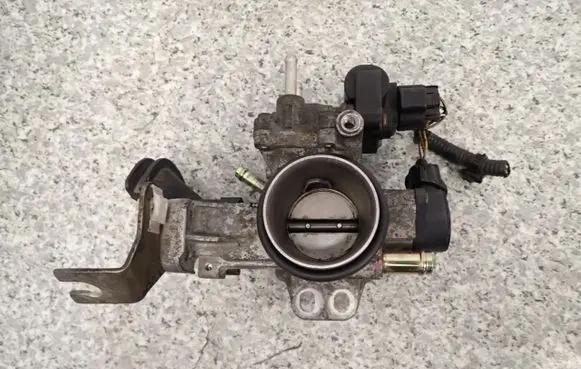 Toyota Yaris Throttle body valve