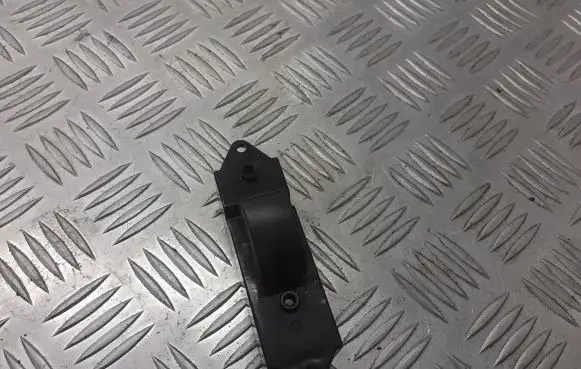 Mitsubishi Lancer Quarter vent window switch MR587880