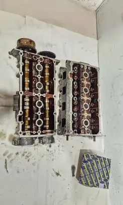Volkswagen Touran I Engine head 03c103358f