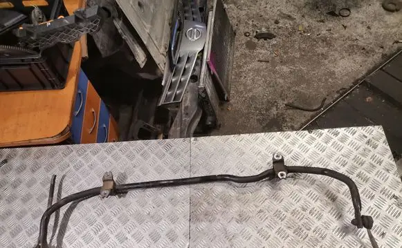 Volkswagen PASSAT B7 Front anti-roll bar/sway bar 3C0411303AC