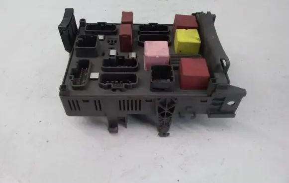 Renault Espace - Grand espace IV Fuse module 82004474334A 518831110