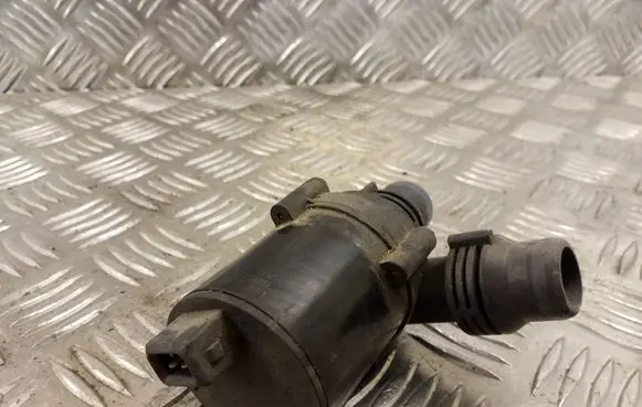 BMW 5 E39 Electric auxiliary coolant/water pump 8381989 70207810