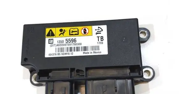 Opel Insignia A Airbag control unit/module 13505596 AS5596T091760300