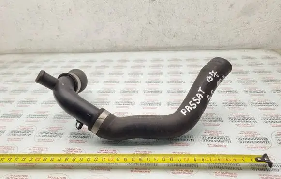 Volkswagen PASSAT B7 Engine coolant pipe/hose 3AA122101F