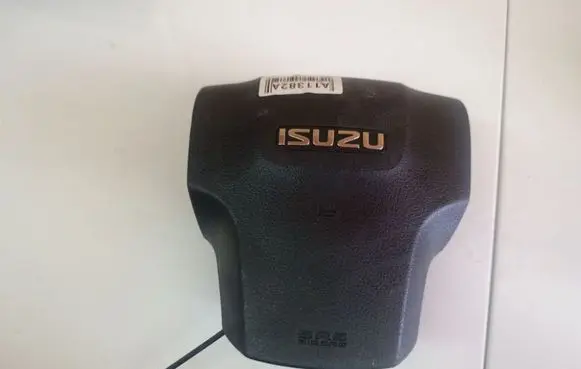 Isuzu D-Max Steering wheel airbag