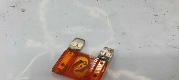 BMW 5 E39 Fuse NOCODE