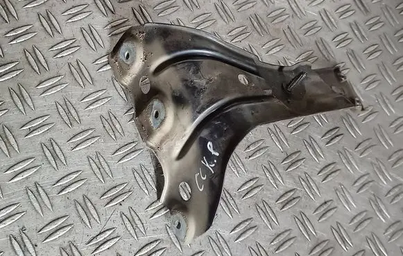 Volkswagen PASSAT CC Fender mounting bracket 3C8821141