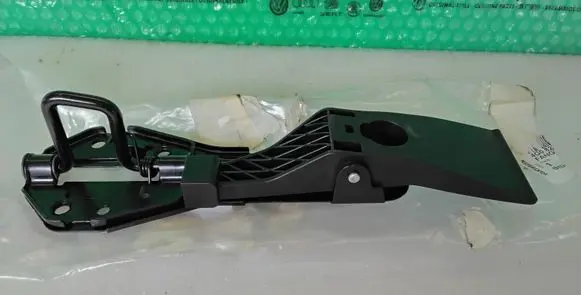 Audi A6 S6 C7 4G Engine bonnet/hood lock/latch loop/hook 4G0823480A