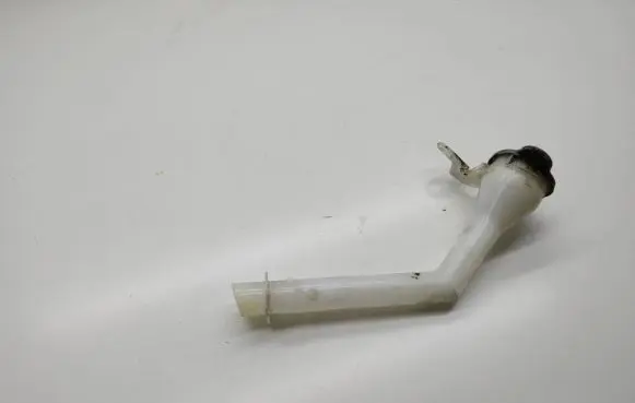 Nissan Qashqai Window washer liquid tank fill tube 