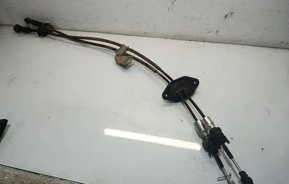 Honda CR-V Gear shift cable linkage 