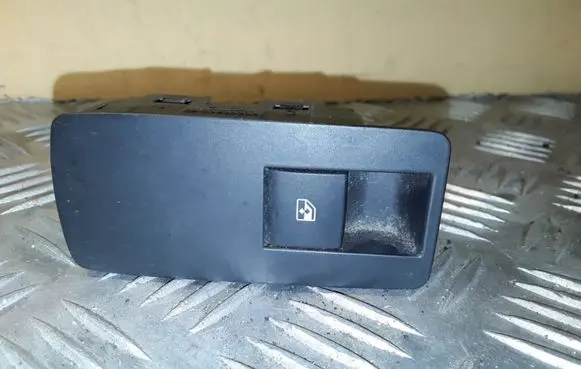 Opel Insignia A Electric window control switch 13301888