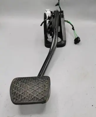 Mercedes-Benz CLA C117 X117 W117 Brake pedal A2462900019 A2462920208 A2462920207