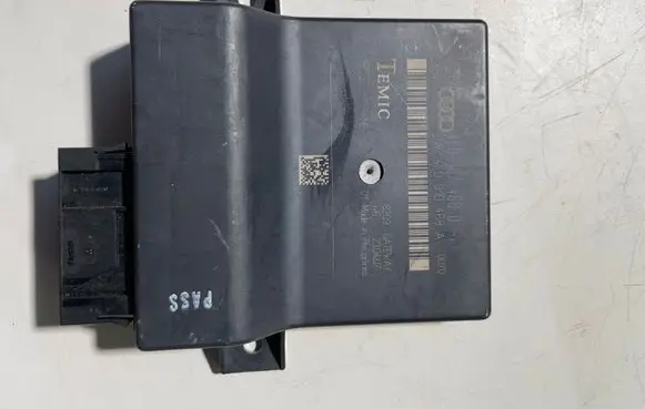Audi A6 S6 C6 4F Gateway control module 4F0907468D