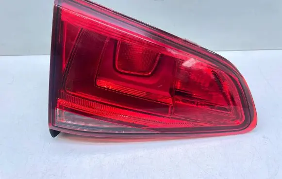 Volkswagen Golf VII Tailgate rear/tail lights 5G0945093R