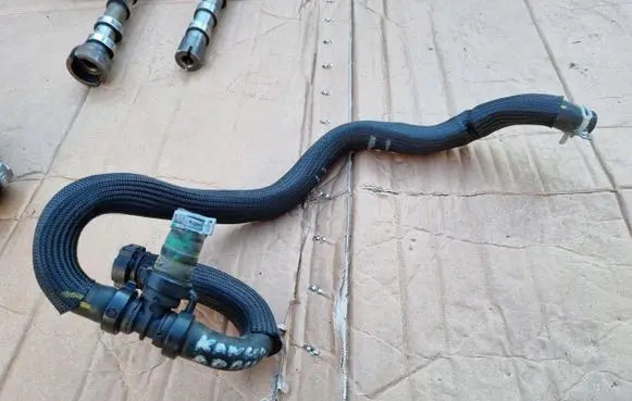 Renault Kangoo II Engine coolant pipe/hose 210470249R